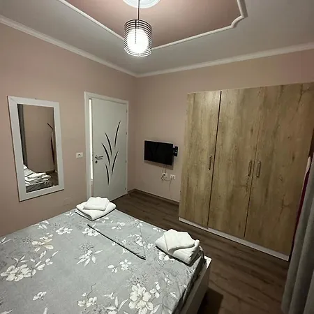 Rent 2 * Tushemisht